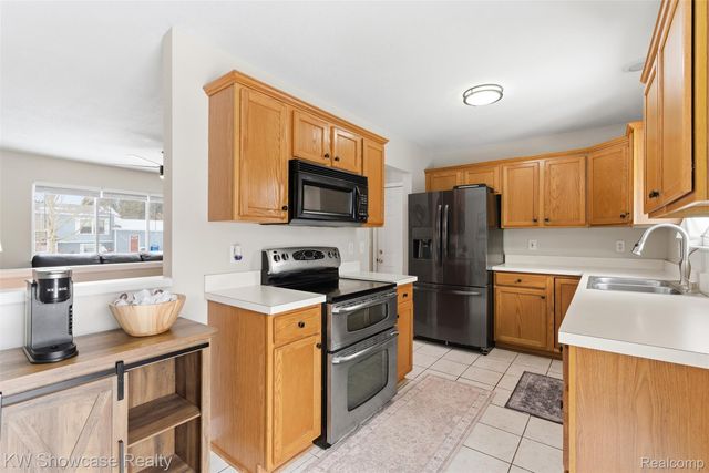 214 Willow Lane, Linden, MI 48451