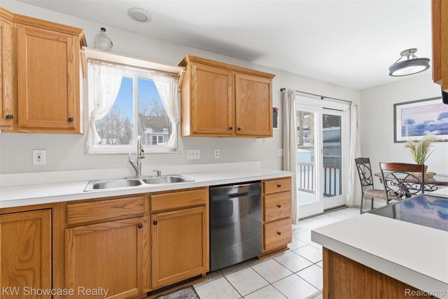 214 Willow Lane, Linden, MI 48451