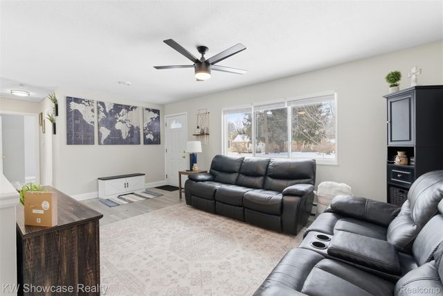 214 Willow Lane, Linden, MI 48451