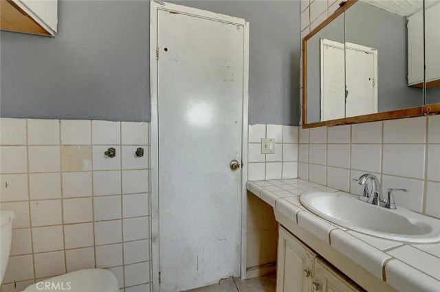 351 West Street, Upland, CA 91786