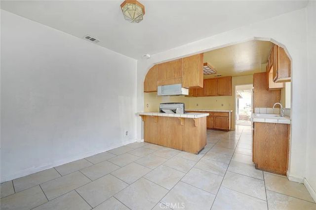 351 West Street, Upland, CA 91786