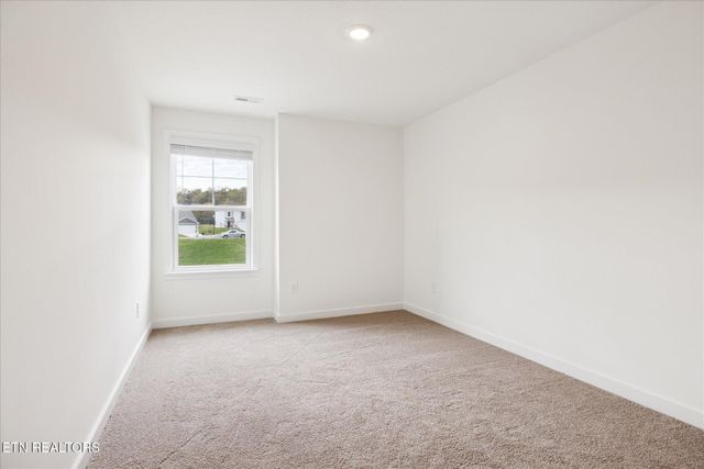 187 N Rolling Meadows Drive, Harriman, TN 37748