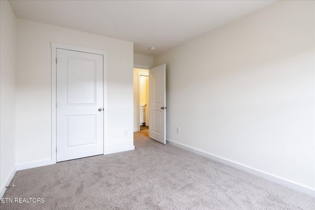 187 N Rolling Meadows Drive, Harriman, TN 37748