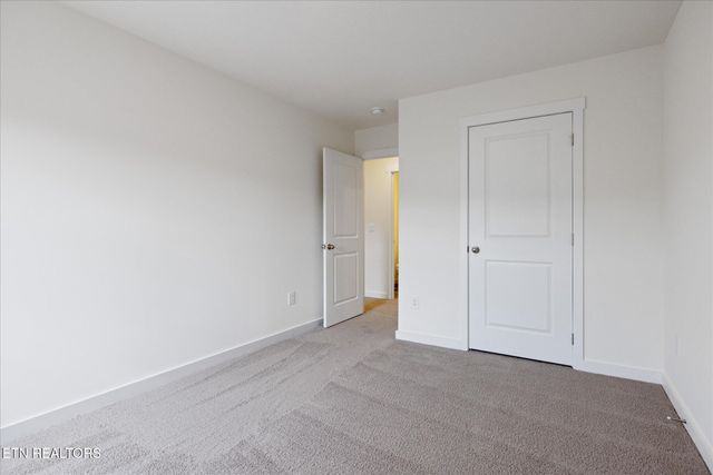 187 N Rolling Meadows Drive, Harriman, TN 37748