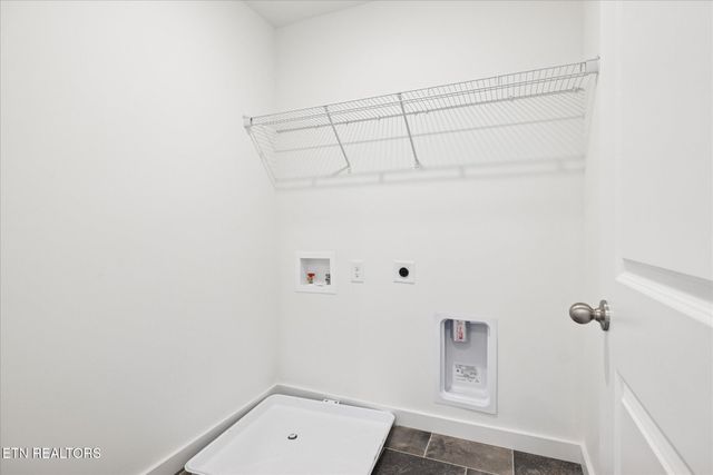 187 N Rolling Meadows Drive, Harriman, TN 37748