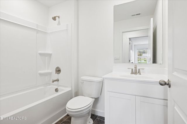 187 N Rolling Meadows Drive, Harriman, TN 37748