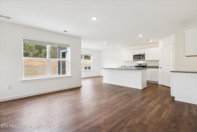 187 N Rolling Meadows Drive, Harriman, TN 37748