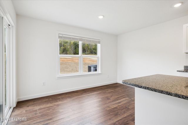 187 N Rolling Meadows Drive, Harriman, TN 37748