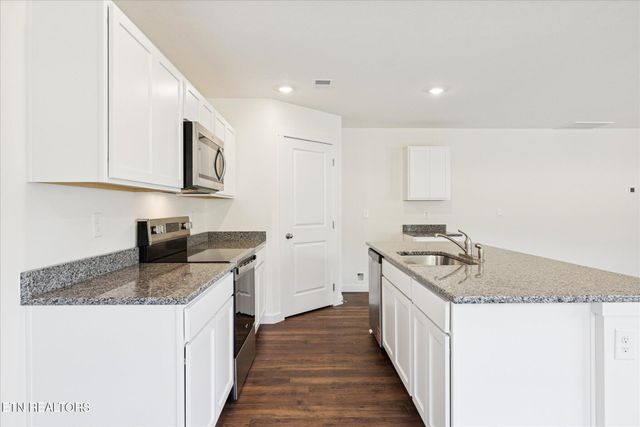 187 N Rolling Meadows Drive, Harriman, TN 37748