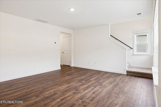 187 N Rolling Meadows Drive, Harriman, TN 37748