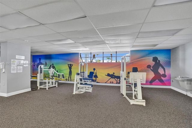 200 Leslie Dr 918, Hallandale Beach, FL 33009