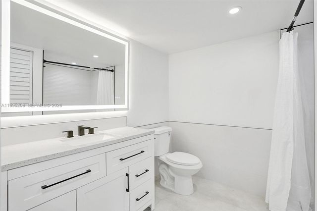 200 Leslie Dr 918, Hallandale Beach, FL 33009