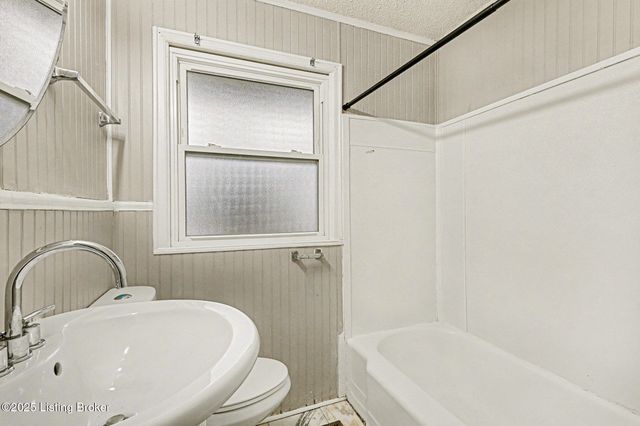 3106 Rosedale Blvd, Louisville, KY 40220