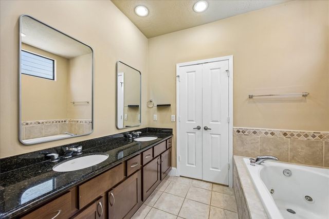 405 Jackson Hill Street, Houston, TX 77007