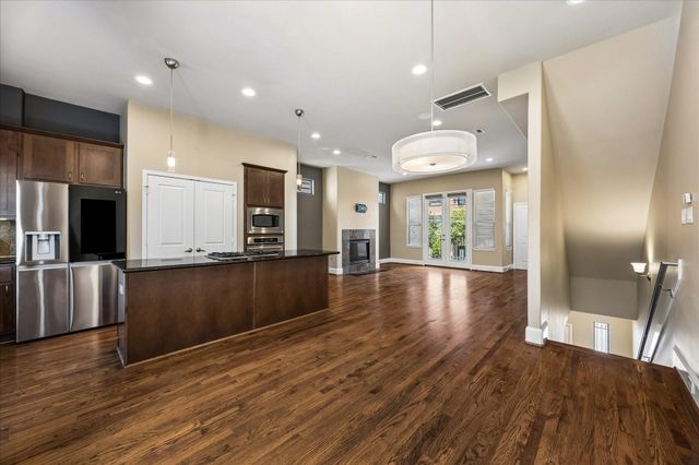 405 Jackson Hill Street, Houston, TX 77007