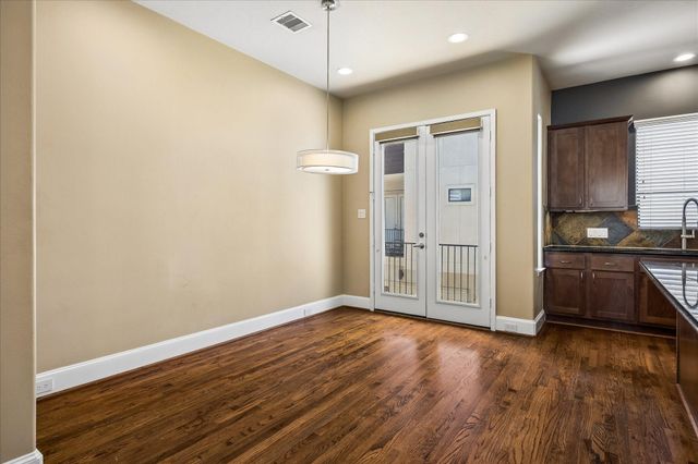 405 Jackson Hill Street, Houston, TX 77007
