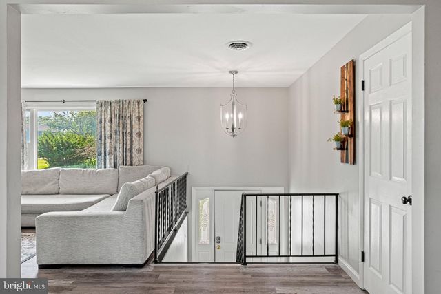 236 RIDGE HILL, Mechanicsburg, PA 17050