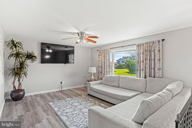 236 RIDGE HILL, Mechanicsburg, PA 17050