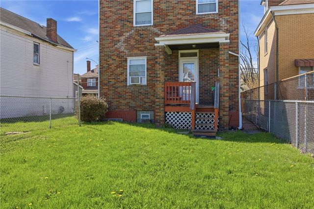 456 3rd St, Clairton, PA 15025