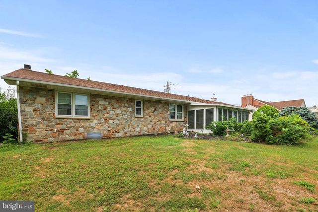 263 MCKINLEY AVE, Hanover, PA 17331