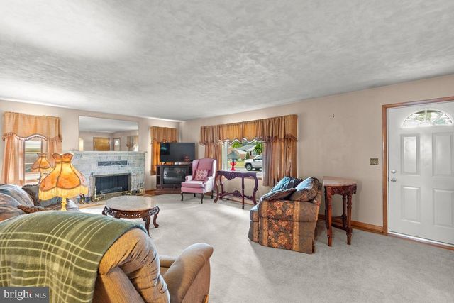 263 MCKINLEY AVE, Hanover, PA 17331