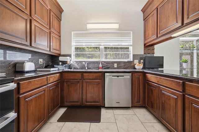 6605 NW 16TH PLACE, Gainesville, FL 32605