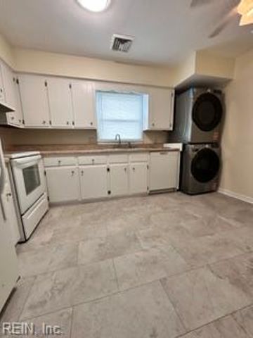 2216 Pretty Lake Ave Apt 2, Norfolk, VA 23518