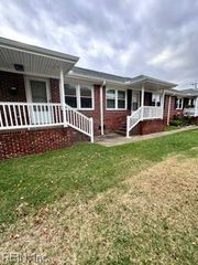2216 Pretty Lake Ave Apt 2, Norfolk, VA 23518