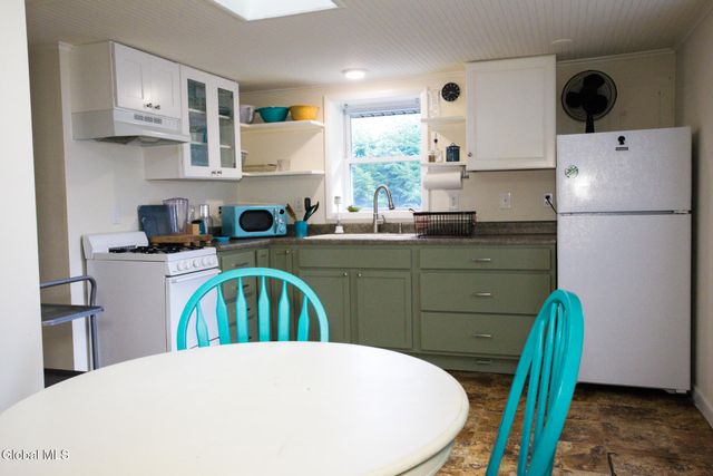 10 Newark Street, Saratoga Springs, NY 12866