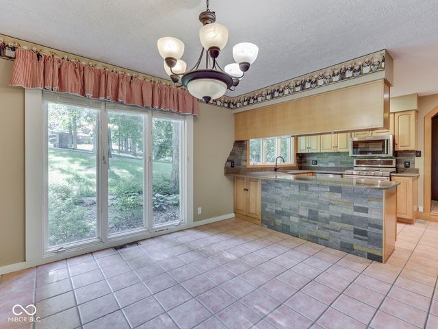 6796 Travis Place, Greenwood, IN 46143