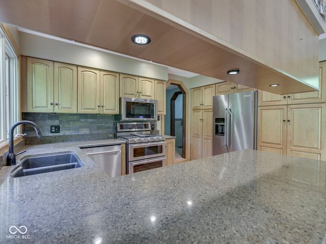6796 Travis Place, Greenwood, IN 46143