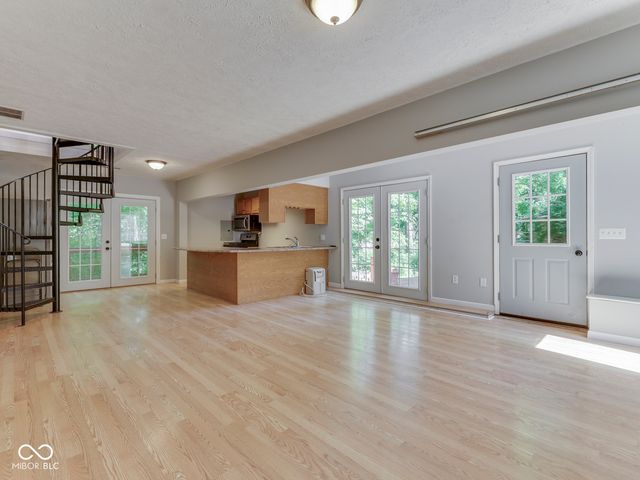 6796 Travis Place, Greenwood, IN 46143