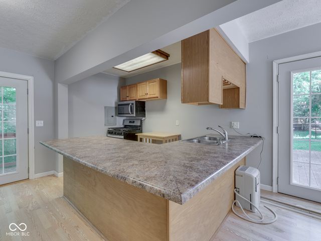 6796 Travis Place, Greenwood, IN 46143