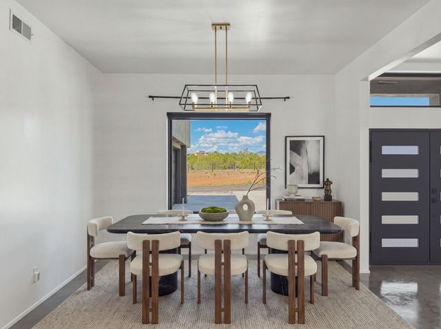 4421 Mission Bend, Santa Fe, NM 87507