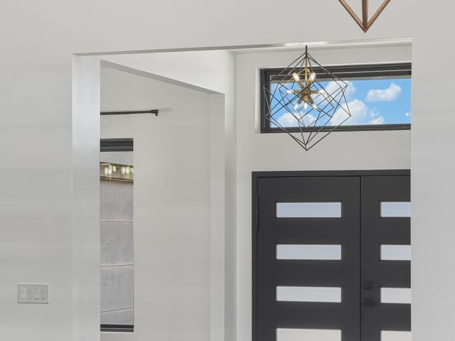 4421 Mission Bend, Santa Fe, NM 87507