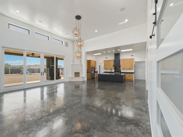 4421 Mission Bend, Santa Fe, NM 87507