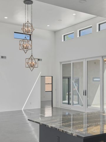 4421 Mission Bend, Santa Fe, NM 87507