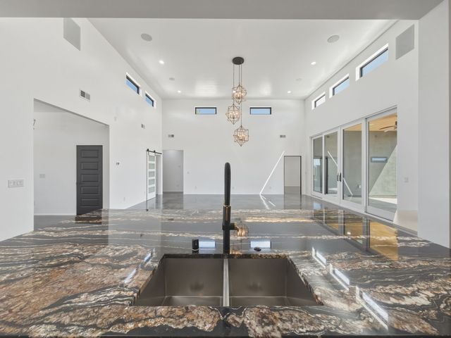 4421 Mission Bend, Santa Fe, NM 87507