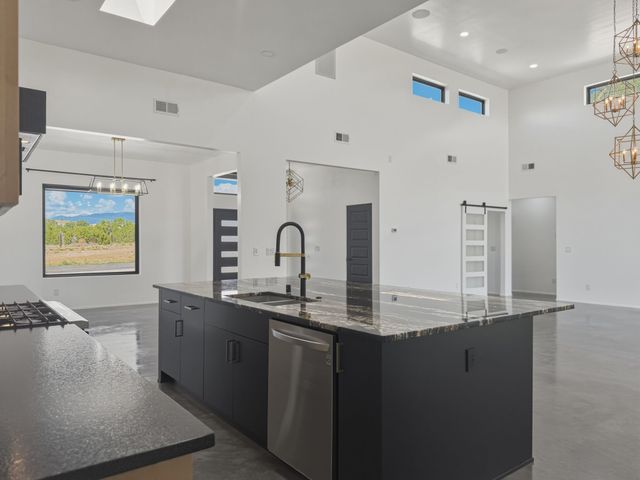 4421 Mission Bend, Santa Fe, NM 87507
