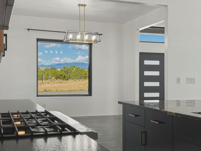 4421 Mission Bend, Santa Fe, NM 87507