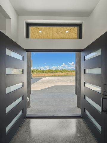 4421 Mission Bend, Santa Fe, NM 87507