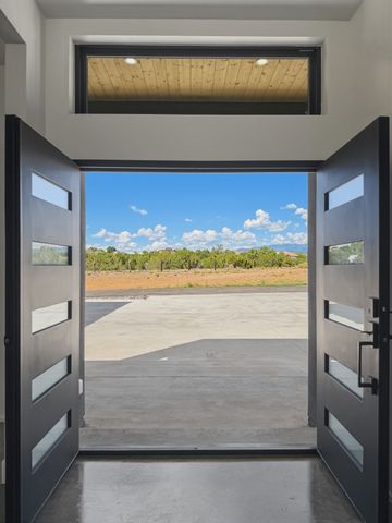 4421 Mission Bend, Santa Fe, NM 87507