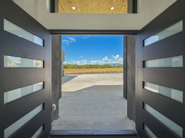 4421 Mission Bend, Santa Fe, NM 87507