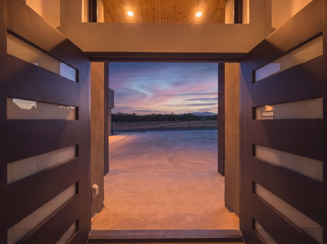 4421 Mission Bend, Santa Fe, NM 87507
