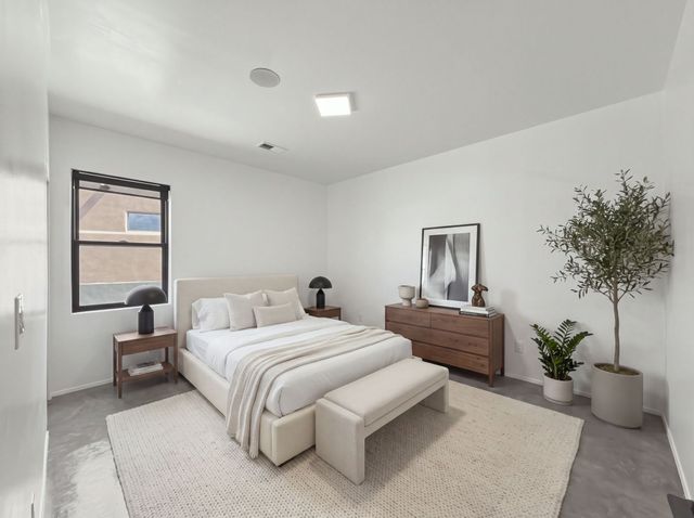 4421 Mission Bend, Santa Fe, NM 87507