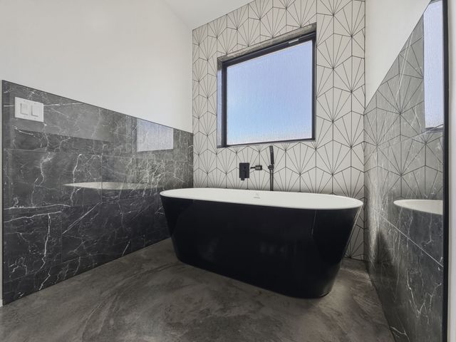4421 Mission Bend, Santa Fe, NM 87507