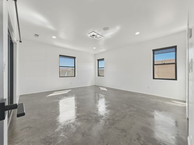 4421 Mission Bend, Santa Fe, NM 87507