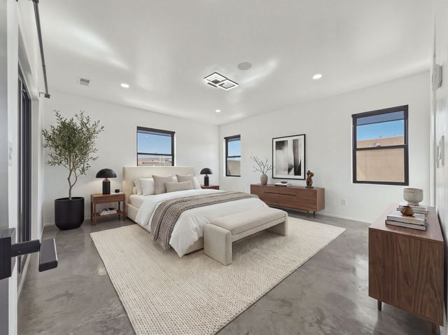 4421 Mission Bend, Santa Fe, NM 87507