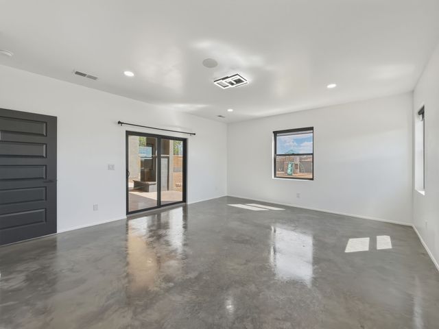 4421 Mission Bend, Santa Fe, NM 87507