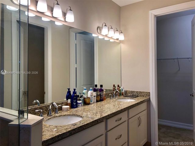 1409 SW 113th Ave, Pembroke Pines, FL 33025